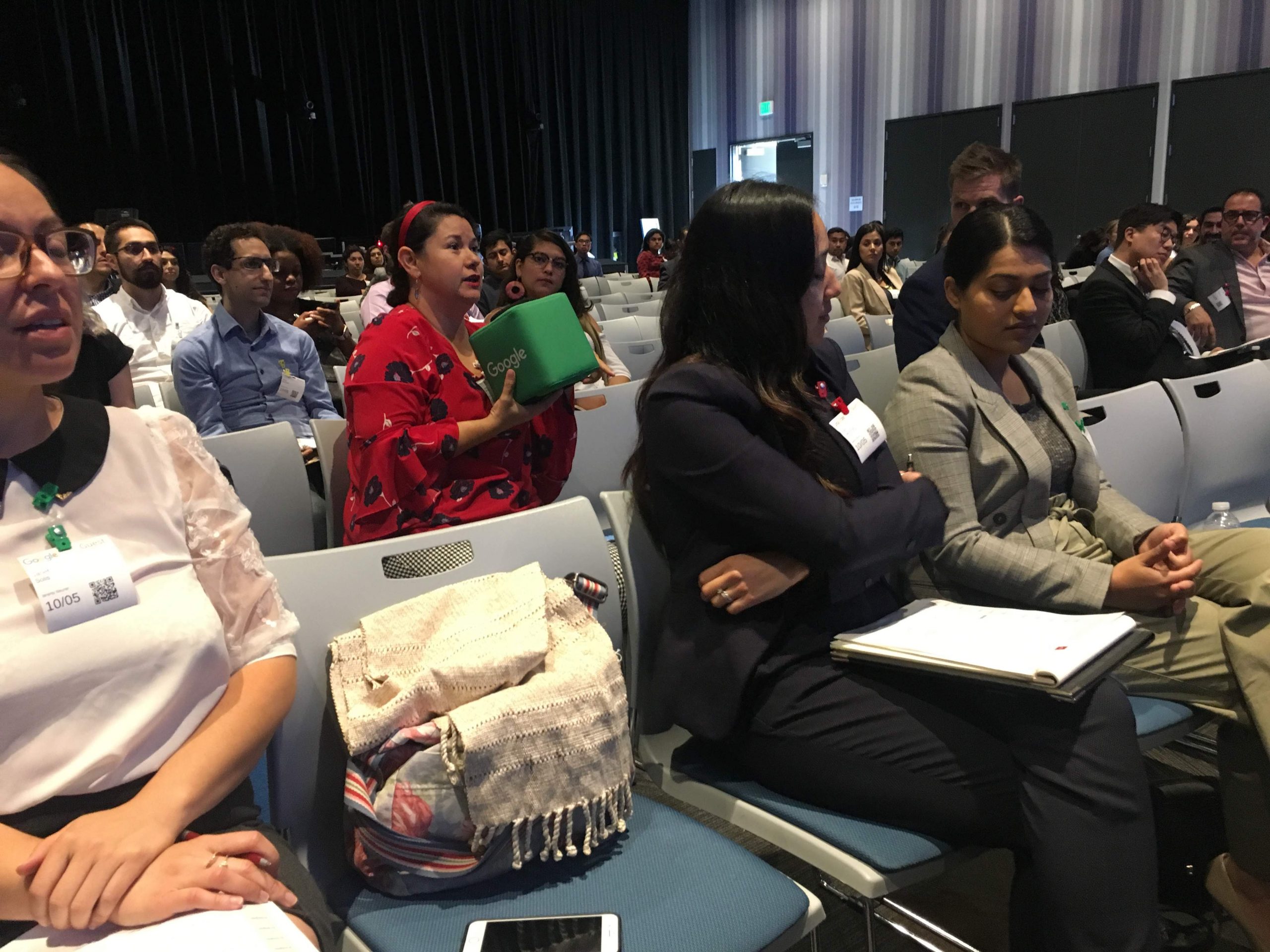 Wide audience view during the SaludConTech symposium
